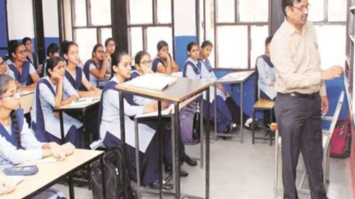 teachers teaching tuition